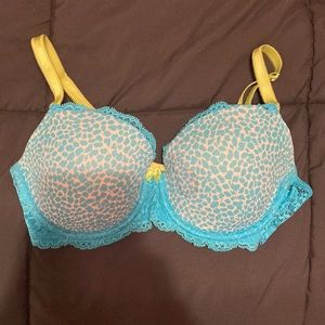 Victoria’s Secret dream angels lined Demi bra. Size 34D